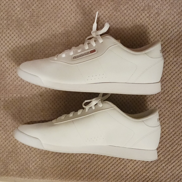 Classic Reeboks - Picture 3 of 5